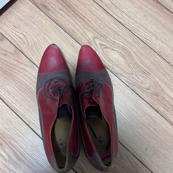 John Fluevog Red and Brown Heeled Shoes - Picture 4 of 6